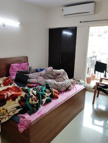 Bedroom in 3 BHK Apartment at Mayur Vihar Phase Iii – for Rent