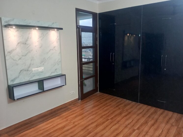 Room, sector 127 2.5 Bedroom 1280 Sq.Ft. Apartment In Sector 127 Mohali 8242183