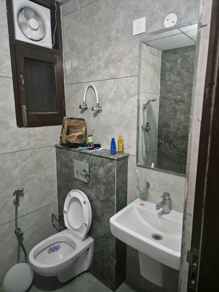 Bathroom, sector 127 2.5 Bedroom 1280 Sq.Ft. Apartment In Sector 127 Mohali 8242183