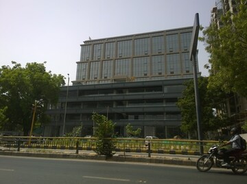  Office Space For Rent in Ambli Road