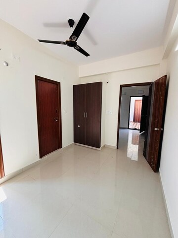 Room in 3 BHK Apartment at Raghavendra Arcade, Kondapur – for Rent
