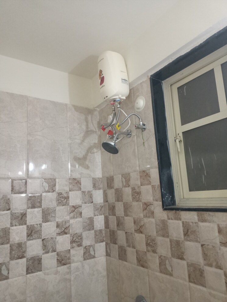 Bathroom, kohinoor-tinsel-town-phase-2 2 Bedroom 850 Sq.Ft. Apartment In Hinjewadi Pune 8242252