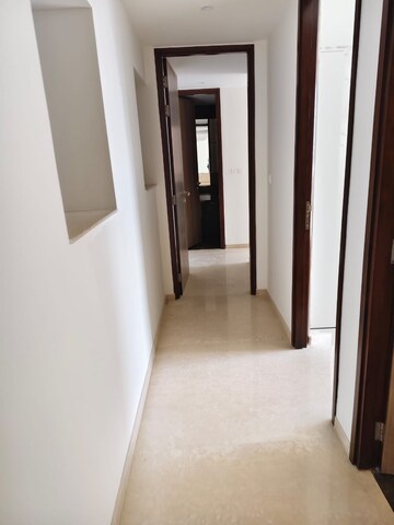 Room in 3 BHK Apartment at Lodha Parkside, Worli – for Rent