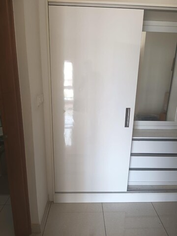 Room in 3.5 BHK Apartment at Prestige West Woods, Binnipete – for Rent
