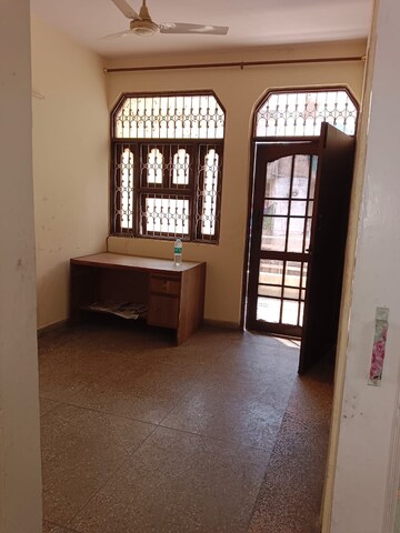 Room in 1 BHK Apartment at Lajpat Nagar 4 – for Rent