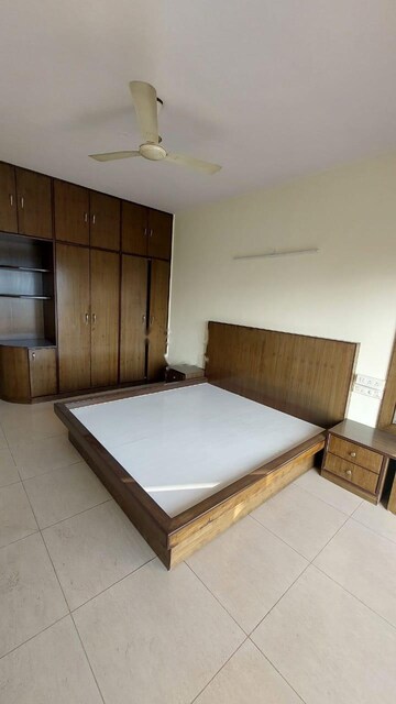 Room in 3 BHK Apartment at Godrej Woodsman Estate, Hebbal – for Rent
