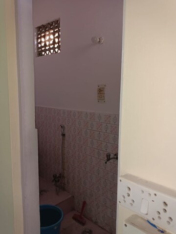 Furnished Amenities in 1 BHK Builder Floor at Lajpat Nagar 4 – for Rent
