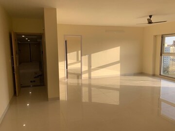 Living Room in 3 BHK Apartment at Model Town, Andheri West – for Rent