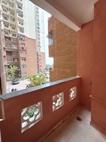 Furnished Amenities in 2 BHK Apartment at Sector 78 – for Sale