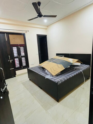 Bedroom in 2 BHK Builder Floor at Sector 52 – for Rent