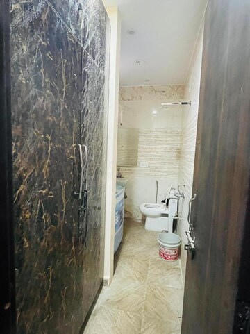 Bathroom in 2 BHK Builder Floor at Sector 52 – for Rent