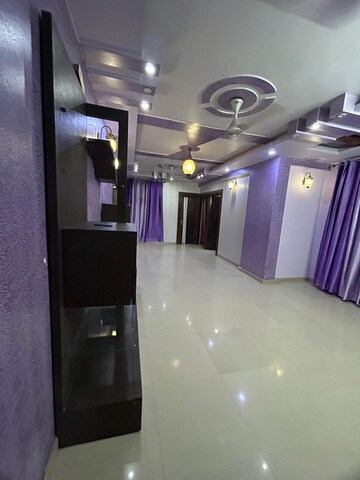 Team Area in 2 BHK Apartment at Omaxe Heights, Sector 86 – for Rent