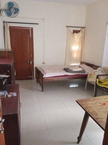 Living Room in 2 BHK Independent House at Aliganj – for Rent