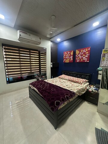 Bedroom in 2 BHK Apartment at Seawoods – for Rent