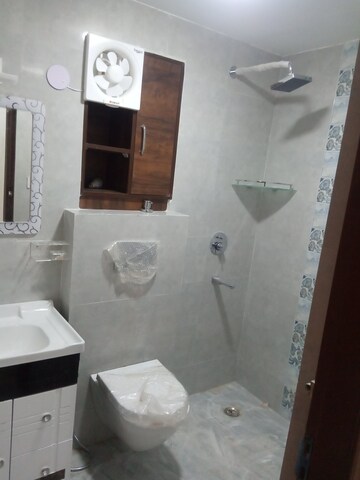 Bathroom in 3 BHK Builder Floor at Gomti Nagar – for Rent