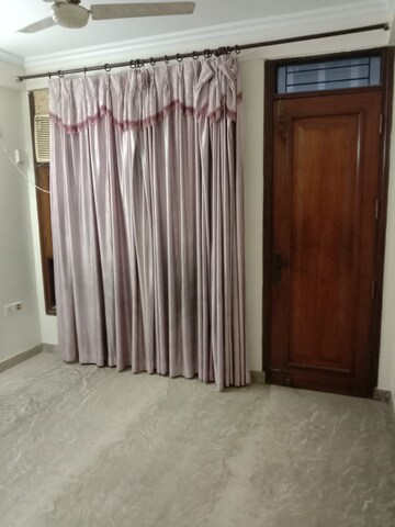 Building Lobby in 3 BHK Apartment at Gagan Vihar – for Rent