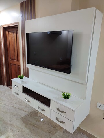 Furnished Amenities in 3 BHK Apartment at Sector 42 – for Rent