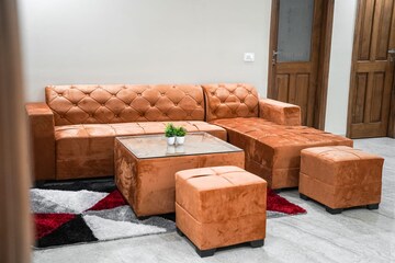 Living Room in 3 BHK Apartment at Sector 42 – for Rent