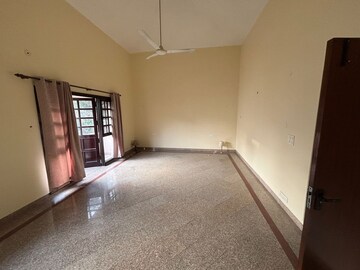 Room in 3 BHK Apartment at Sector 113 – for Rent