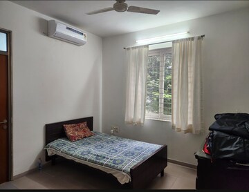 Bedroom in 3 BHK Apartment at Thaltej – for Rent