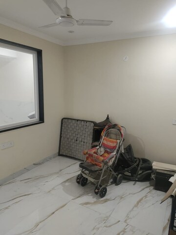 Parking in 2 BHK Builder Floor at Sector 52 – for Rent