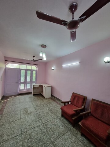 Living Room in 1 BHK Builder Floor at RWA Apartments Sector 45, Sector 45 – for Rent