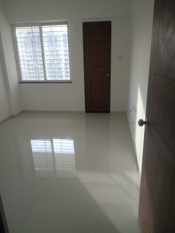Room in 2 BHK Apartment at Lohia Unicus C Wing, Bavdhan – for Rent