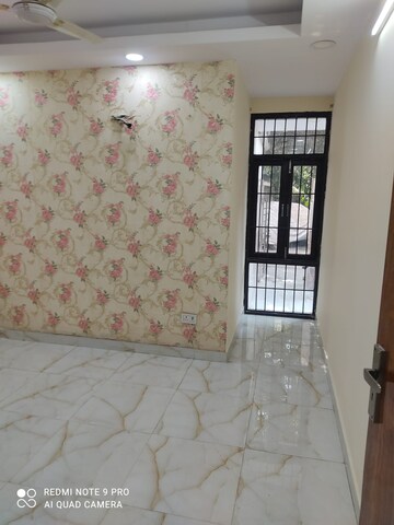 Room in 3 BHK Apartment at Sector 19, Dwarka – for Rent