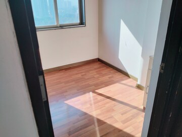 Room in 1.5 BHK Apartment at Lodha Casa Royale, Balkum Pada – for Rent