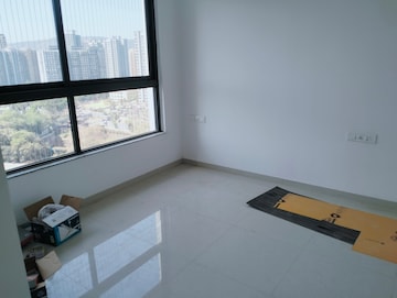 Room in 2 BHK Apartment at Kalpataru Immensa, Kolshet Road – for Rent