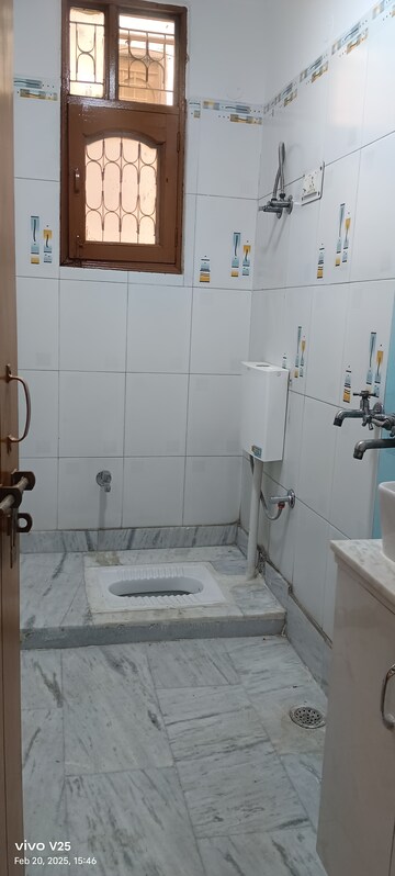 Bathroom in 3 BHK Builder Floor at Vaishali Media Apartment, Vaishali Sector 5 – for Sale