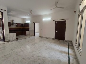 Room in 2 BHK Apartment at Sector 46 – for Rent