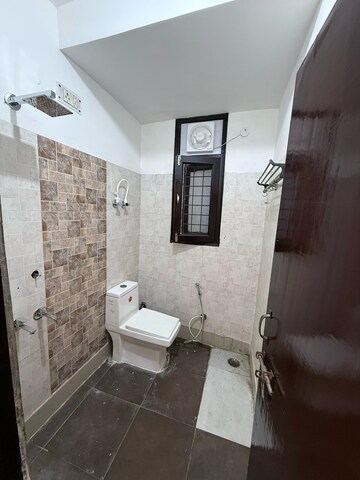 Bathroom in 3 BHK Apartment at Dwarka Mor – for Rent