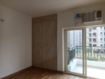Room in 2 BHK Apartment at BPTP Discovery Park, Sector 80 – for Rent