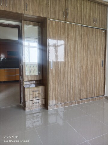 Room in 2 BHK Apartment at Mahagun Mywoods, Sector 16c Greater Noida – for Sale