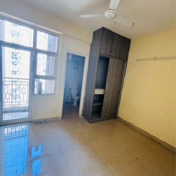 Room in 2 BHK Apartment at Shree Vardhman Mantra, Ramgarh Dhani – for Rent