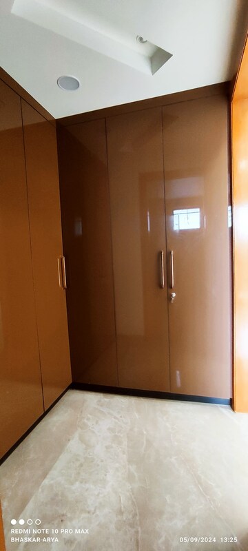 Room in 4 BHK Builder Floor at Sector 85 – for Sale