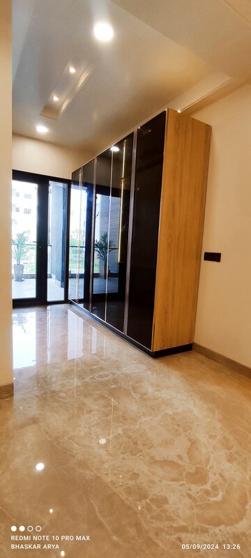 Room in 4 BHK Builder Floor at Sector 85 – for Sale