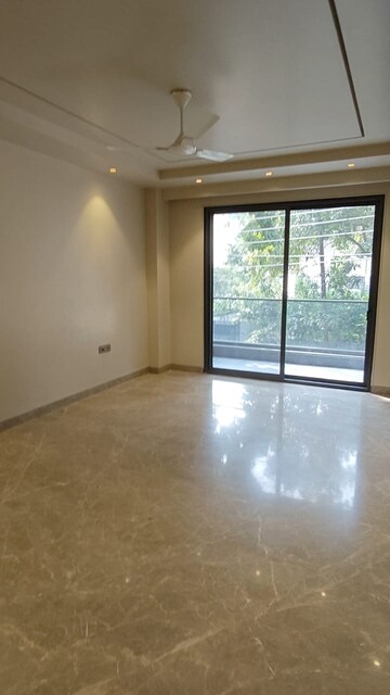 Room in 6+ BHK Builder Floor at Whispering Meadows, Sector 43 – for Sale