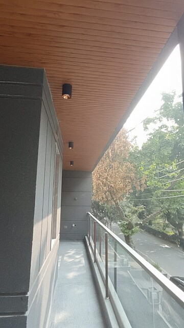 Balcony in 6+ BHK Builder Floor at Whispering Meadows, Sector 43 – for Sale