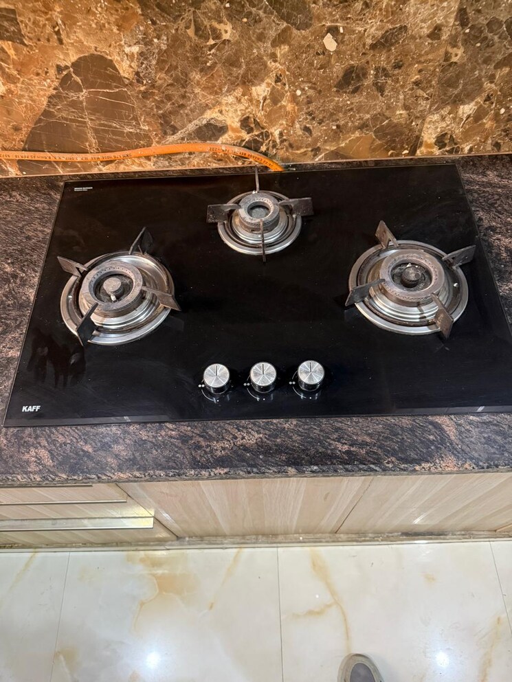 undefined, madhavpuram 4 Bedroom 175 Sq.Yd. Apartment In Madhavpuram Meerut 8243254