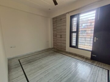 Room in 3 BHK Apartment at Sector 46 – for Rent