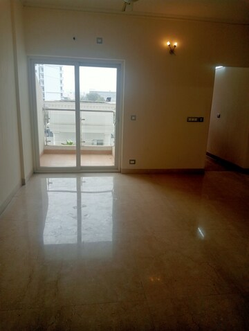 Room in 3.5 BHK Apartment at Shree Vardhman Victoria, Sector 70 – for Rent