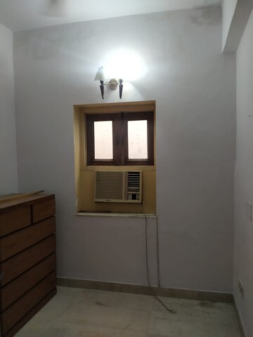 Room in 3 BHK Builder Floor at Greater Kailash I – for Rent