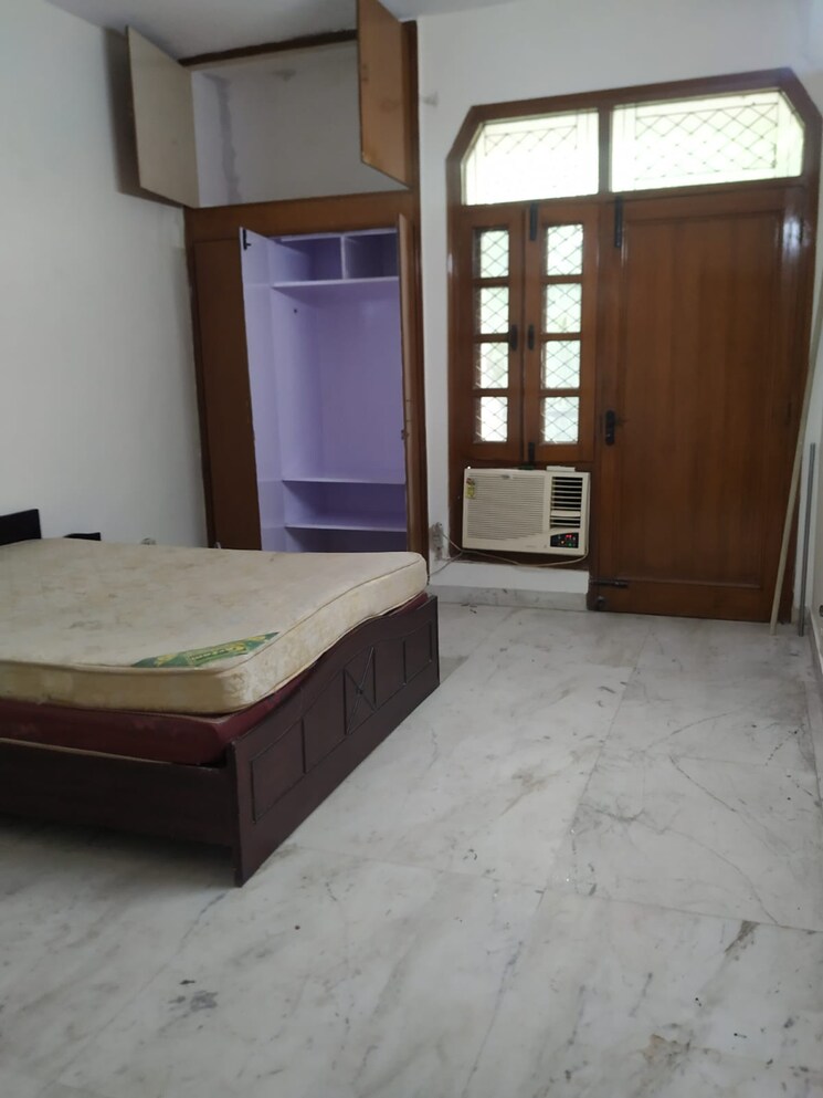 Room, greater kailash i 3 Bedroom 208 Sq.Yd. Builder Floor In Greater Kailash I Delhi 8243346