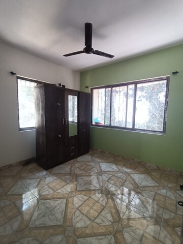 Room in 3 BHK Apartment at Seawoods – for Rent