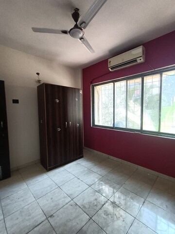 Room in 3 BHK Apartment at Seawoods – for Rent