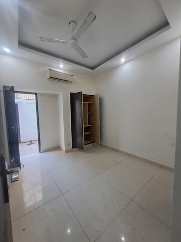 2 BHK Builder Floor For Rent in Sarvapriya Vihar Delhi  8243421