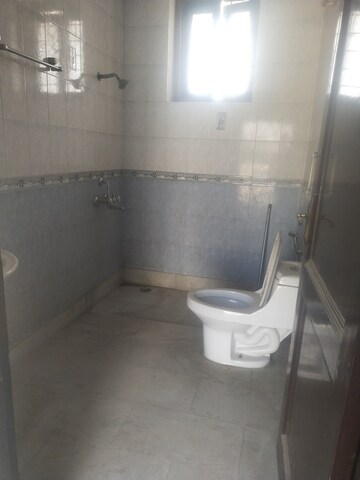 Bathroom in 1 BHK Builder Floor at Super Mart 1, Sector 27 – for Rent