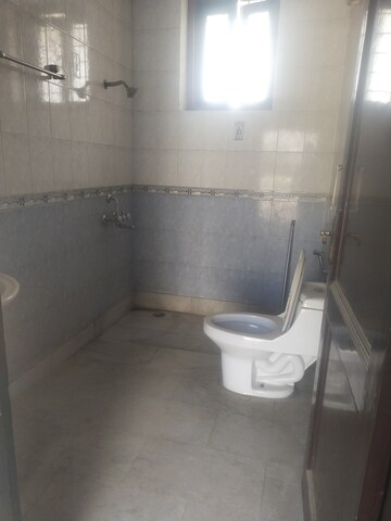 Bathroom in 1 BHK Builder Floor at Super Mart 1, Sector 27 – for Rent